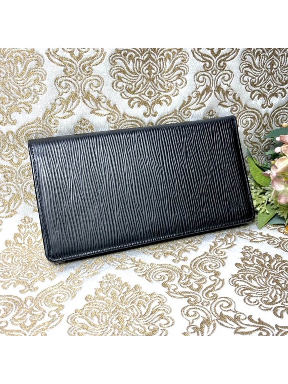 Louis Vuitton Portefeuille Brazza Epi Wallet Black